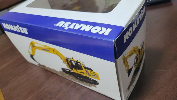 Komatsu PC210LC-11（その他のおもちゃ）の商品画像 - 査定依頼日：2025年6月2日 - 最高査定価格：2,500円