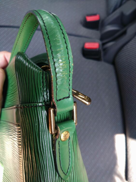 ルイヴィトン エピ （ブランドバッグ）の商品画像 - 査定依頼日：2025年7月1日 - 最高査定価格：15,000円