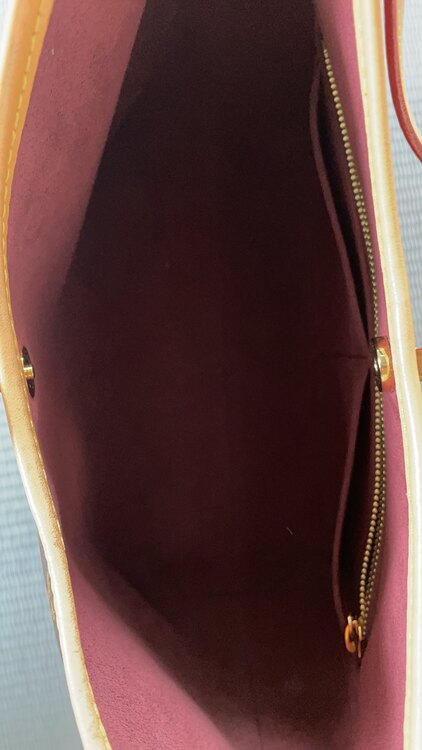 キャリーオールNM PM（ブランドバッグ）の商品画像 - 査定依頼日：2025年4月20日 - 最高査定価格：330,000円