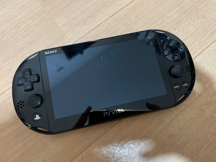 PSVITA PCH-2000（ゲーム機本体・ゲームソフト）の商品画像 - 査定依頼日：2025年5月25日 - 最高査定価格：9,000円