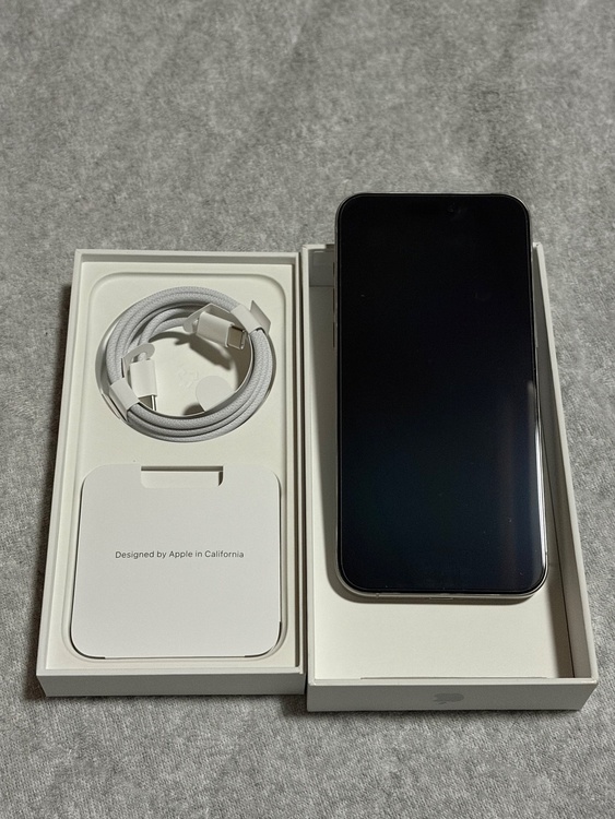 iPhone iPhone 15 Pro Max 256GB au（スマホ）の商品画像 - 査定依頼日：2026年6月24日 - 最高査定価格：102,500円