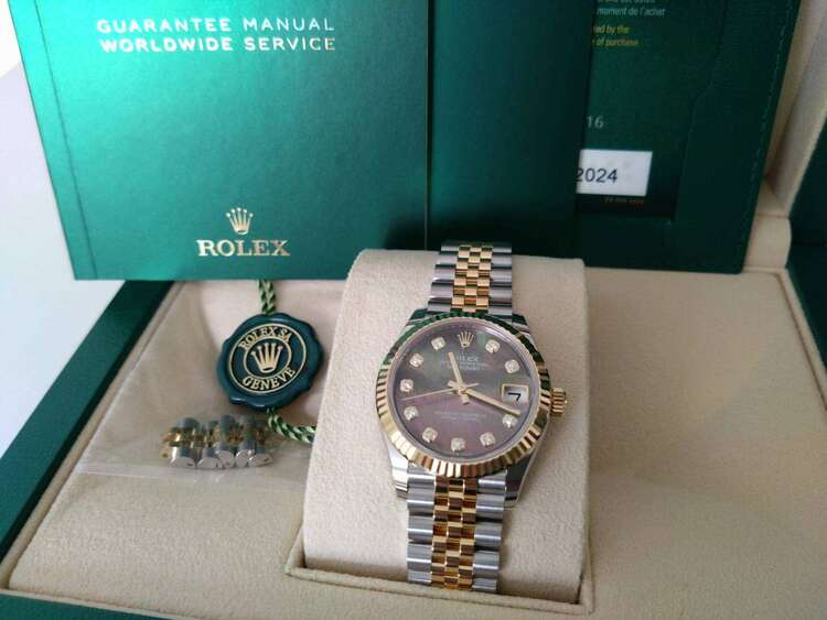 ロレックス デイトジャスト 278273G ブラック（黒蝶貝）ジュビリー コンビ（高級時計）の商品画像 - 査定依頼日：2025年2月19日 - 最高査定価格：2,300,000円