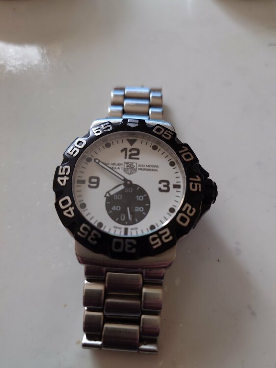 タグホイヤー フォーミュラ WAH1011.BA0854（高級時計）の商品画像 - 査定依頼日：2026年3月3日 - 最高査定価格：115,000円