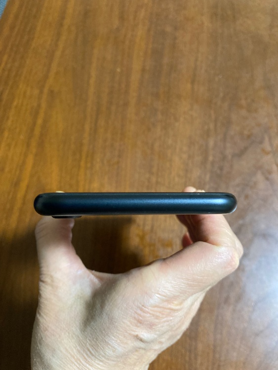 iPhone SE (第 2 世代) 64GB SIMフリー（スマホ）の商品画像 - 査定依頼日：2026年3月11日 - 最高査定価格：13,000円