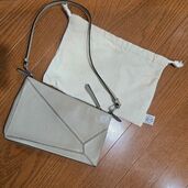 ロエベ　パズル（ブランド財布・小物）の商品画像 - 査定依頼日：2025年11月22日 - 最高査定価格：40,000円