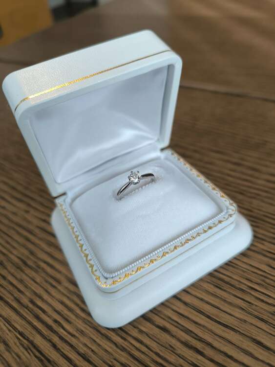 Pt900 ダイヤモンドリング Eカラー vvs2.トリプルEX（宝石）の商品画像 - 査定依頼日：2025年1月16日 - 最高査定価格：80,000円