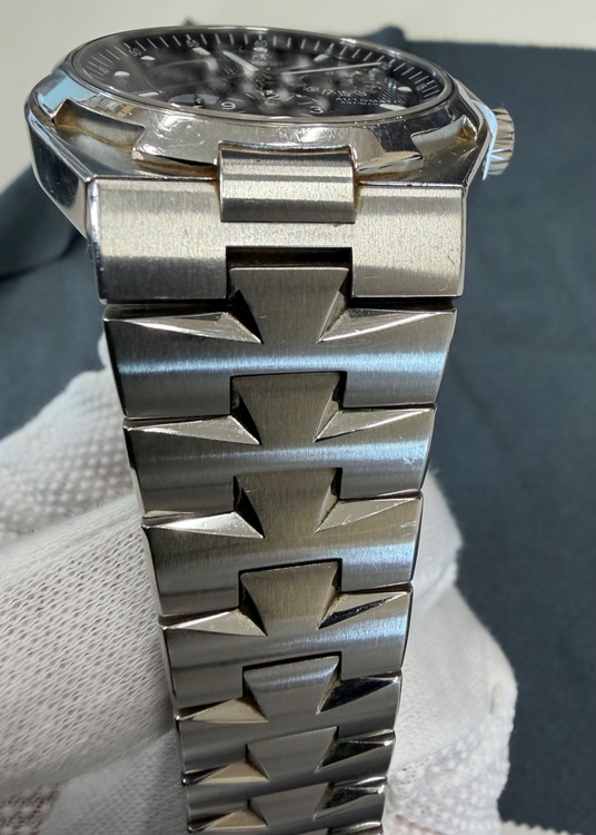 ヴァシュロン コンスタンタン オーヴァーシーズ 47450 B01A-922（高級時計）の商品画像 - 査定依頼日：2026年1月20日 - 最高査定価格：2,000,000円