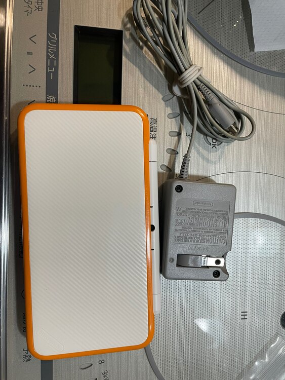 New任天堂2dsll（ゲーム機本体・ゲームソフト）の商品画像 - 査定依頼日：2025年4月4日 - 最高査定価格：13,000円