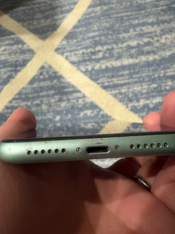 iPhone11 128GB docomo（スマホ）の商品画像 - 査定依頼日：2026年1月7日 - 最高査定価格：15,000円