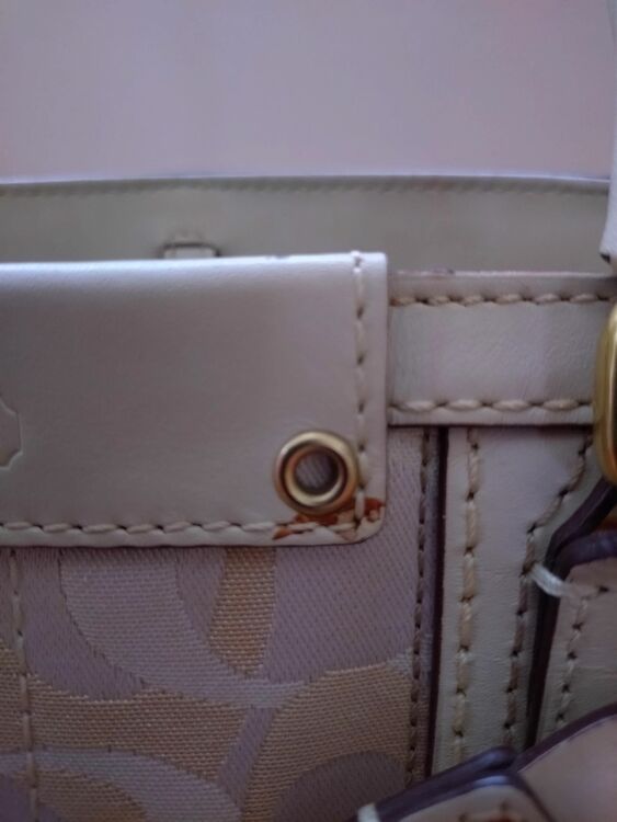 コーチ（ブランドバッグ）の商品画像 - 査定依頼日：2025年9月3日 - 最高査定価格：2,000円