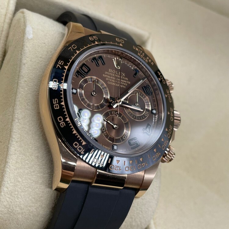 ロレックス デイトナ 116515ln（高級時計）の商品画像 - 査定依頼日：2025年4月15日 - 最高査定価格：5,000,000円