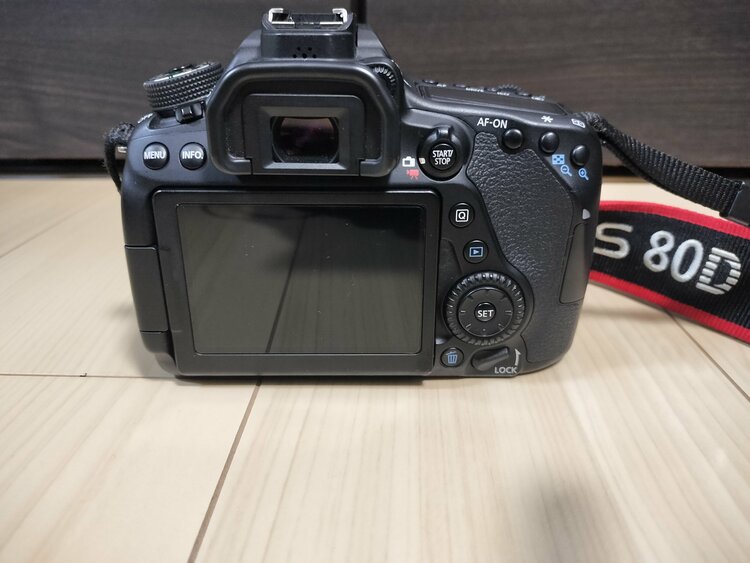 EOS80D（カメラ）の商品画像 - 査定依頼日：2026年2月2日 - 最高査定価格：40,000円