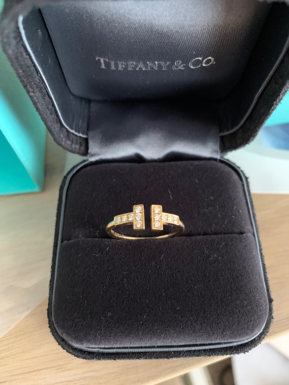 ティファニーT  ダイヤモンドワイヤーリング（金・貴金属）の商品画像 - 査定依頼日：2022年7月19日 - 最高査定価格：80,000円