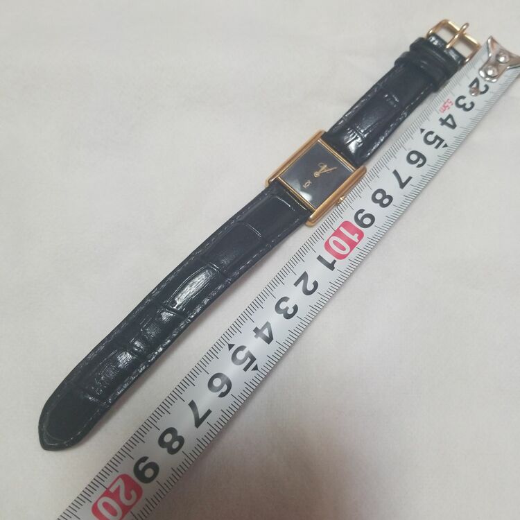 カルティエ タンク 9 090223（高級時計）の商品画像 - 査定依頼日：2025年10月15日 - 最高査定価格：250,000円