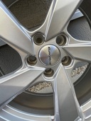 235/55R19（カー用品）の商品画像 - 査定依頼日：2025年12月3日 - 最高査定価格：8,000円