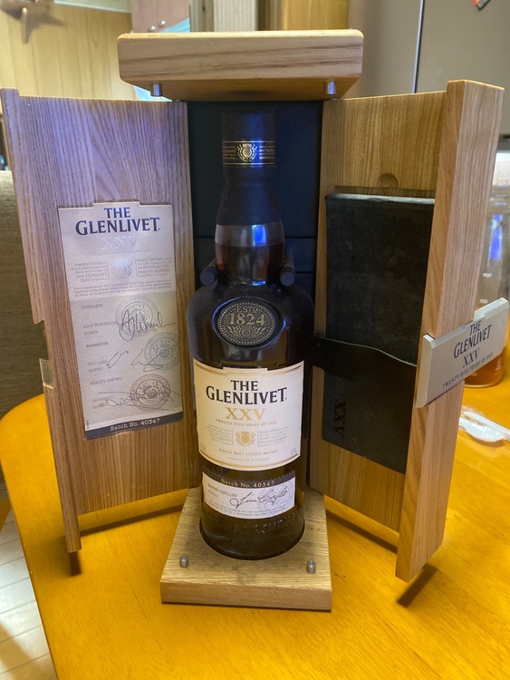 ウイスキー グレンリベット （お酒）の商品画像 - 査定依頼日：2025年6月24日 - 最高査定価格：50,000円