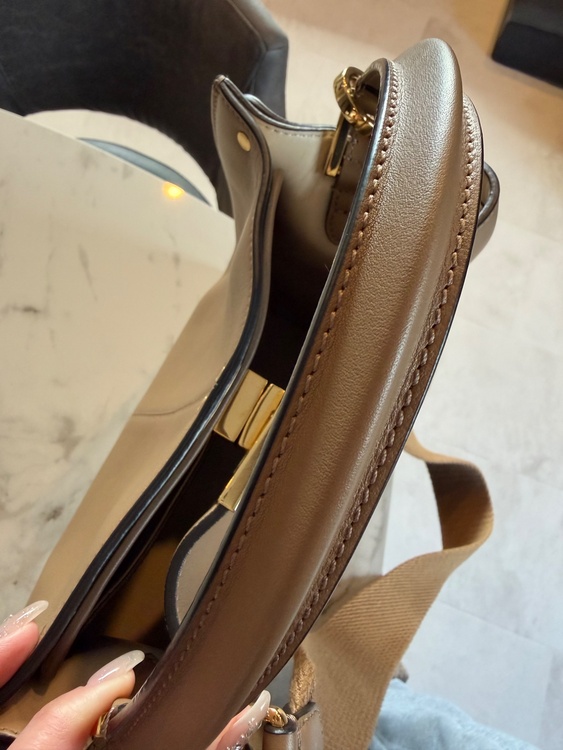 フェンディ  （ブランドバッグ）の商品画像 - 査定依頼日：2025年12月26日 - 最高査定価格：160,000円