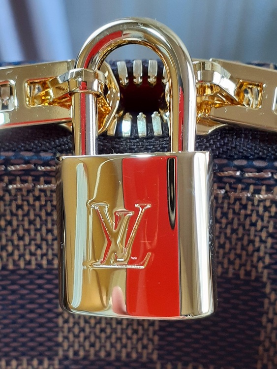 ルイヴィトンアルマbbダミエバッグ（ブランドバッグ）の商品画像 - 査定依頼日：2025年10月4日 - 最高査定価格：200,000円