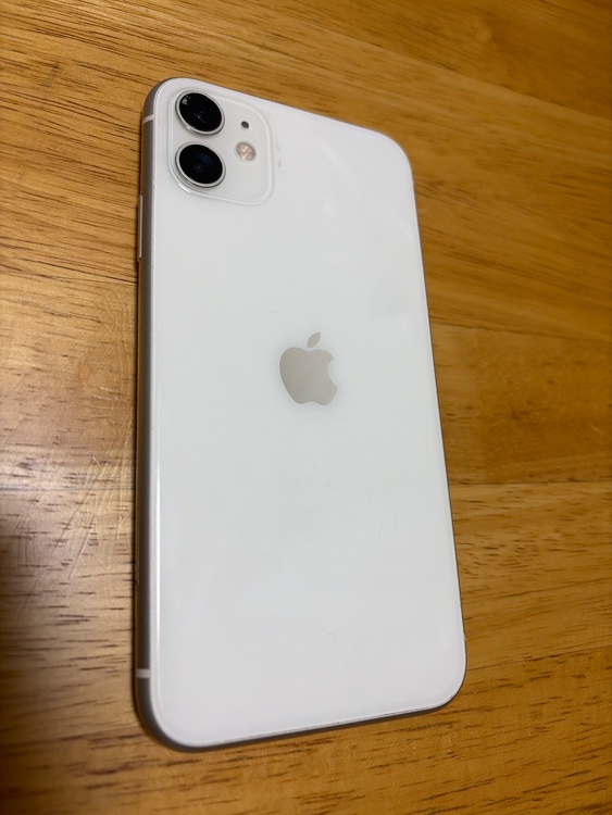 iPhone iPhone11 64GB Softbank（スマホ）の商品画像 - 査定依頼日：2026年8月14日 - 最高査定価格：13,500円