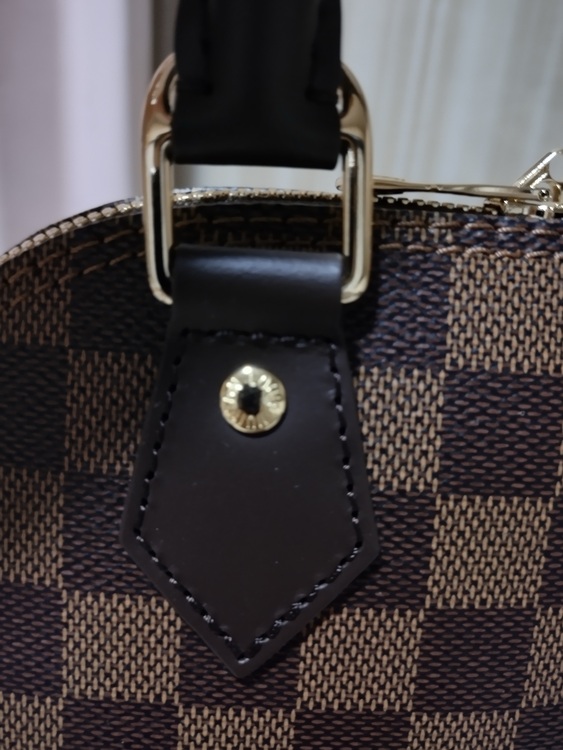 ルイヴィトンアルマbbダミエバッグ（ブランドバッグ）の商品画像 - 査定依頼日：2025年10月4日 - 最高査定価格：200,000円