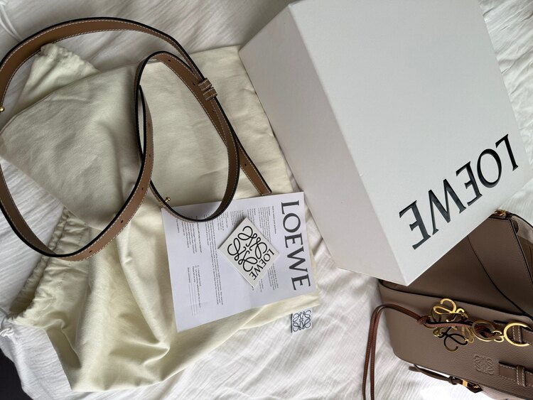 ロエベ ハンモック（ブランドバッグ）の商品画像 - 査定依頼日：2025年5月29日 - 最高査定価格：110,000円