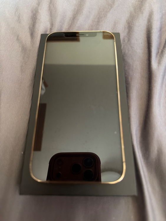 iPhone（スマホ）の商品画像 - 査定依頼日：2026年3月15日 - 最高査定価格：32,000円