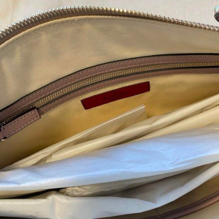 ヴァレンティノ　クラッチ（ブランドバッグ）の商品画像 - 査定依頼日：2025年4月6日 - 最高査定価格：15,000円