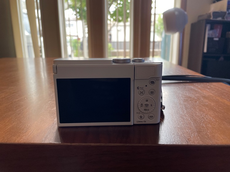 DCTZ99W（カメラ）の商品画像 - 査定依頼日：2025年10月20日 - 最高査定価格：48,000円