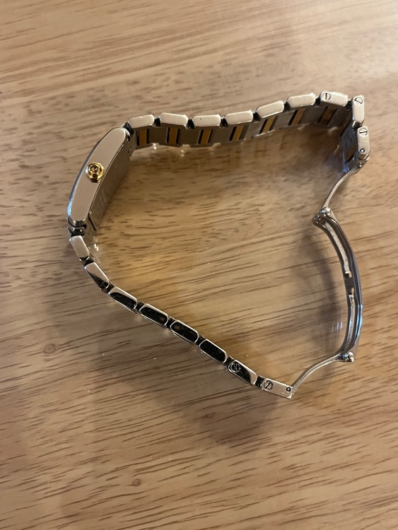 カルティエ タンク CARTIER カルティエ W51007Q4 タンクフランセーズ SM  クォーツ（高級時計）の商品画像 - 査定依頼日：2026年3月22日 - 最高査定価格：500,000円