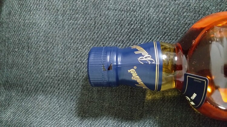 バランタイン12年（お酒）の商品画像 - 査定依頼日：2026年5月11日 - 最高査定価格：1,000円