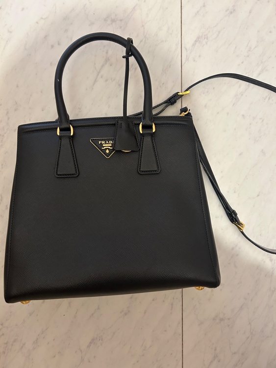 プラダ  （ブランドバッグ）の商品画像 - 査定依頼日：2026年2月10日 - 最高査定価格：80,000円