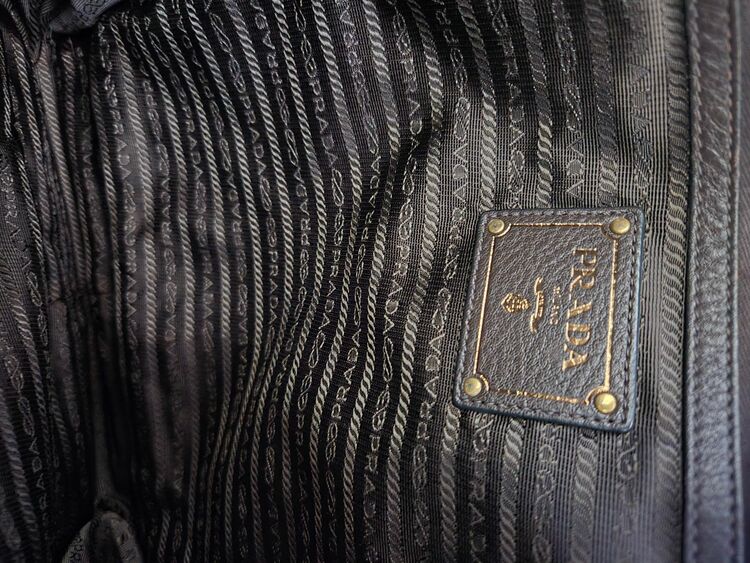 プラダ  （ブランドバッグ）の商品画像 - 査定依頼日：2025年10月24日 - 最高査定価格：30,000円