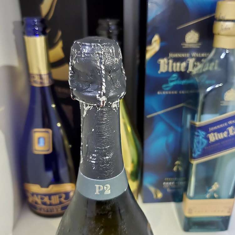 ドンペリニョンP2（お酒）の商品画像 - 査定依頼日：2025年5月28日 - 最高査定価格：40,000円