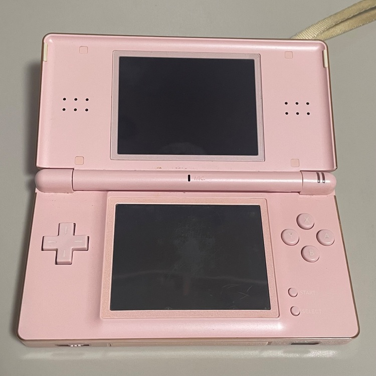 ニンテンドー DS Lite ノーブルピンク（ゲーム機本体・ゲームソフト）の商品画像 - 査定依頼日：2025年8月17日 - 最高査定価格：1,800円
