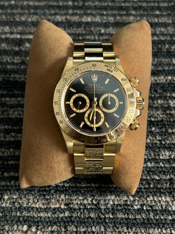 ロレックス デイトナ 1652（高級時計）の商品画像 - 査定依頼日：2025年1月27日 - 最高査定価格：5,500,000円