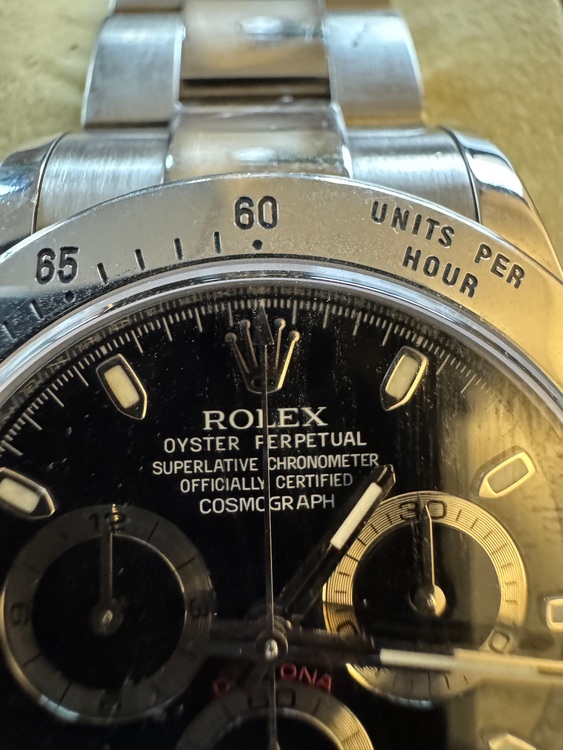 ロレックス デイトナ 116520（高級時計）の商品画像 - 査定依頼日：2025年10月5日 - 最高査定価格：3,500,000円