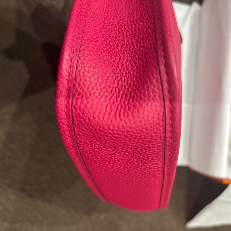 エヴリン tpm ローズメキシコ（ブランドバッグ）の商品画像 - 査定依頼日：2025年11月27日 - 最高査定価格：270,000円