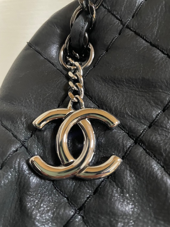 マドモアゼル　カーフショルダー　ブラック（ブランドバッグ）の商品画像 - 査定依頼日：2025年10月25日 - 最高査定価格：150,000円