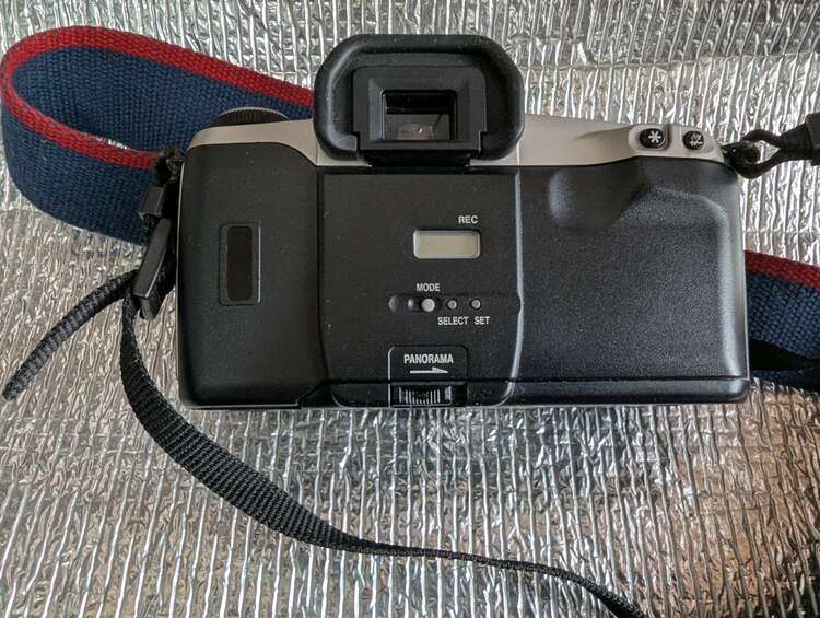 CANONイオスキス（カメラ）の商品画像 - 査定依頼日：2025年3月17日 - 最高査定価格：9,000円