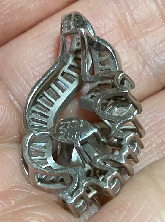 ダイヤ2.2かラットペンダントトップ（金・貴金属）の商品画像 - 査定依頼日：2025年1月6日 - 最高査定価格：2,000,000円