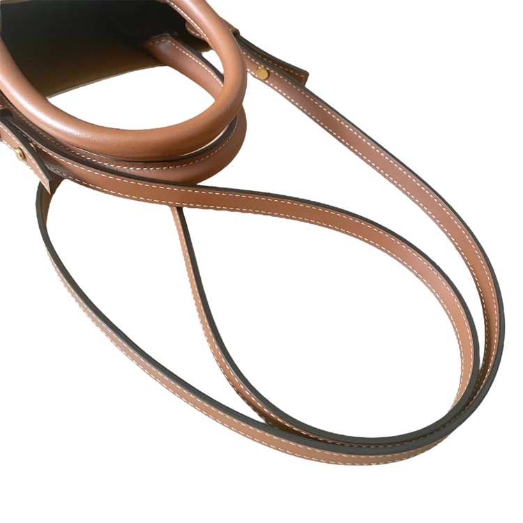 ミニ バーティカルカバ（ブランドバッグ）の商品画像 - 査定依頼日：2025年8月26日 - 最高査定価格：120,000円