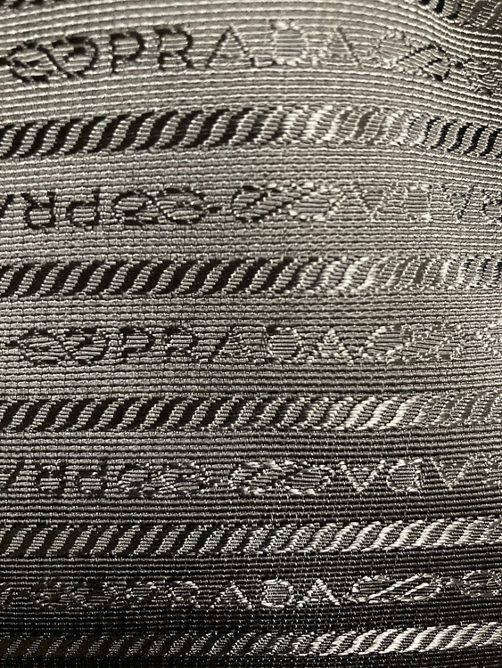 プラダ  （ブランドバッグ）の商品画像 - 査定依頼日：2025年9月29日 - 最高査定価格：22,000円