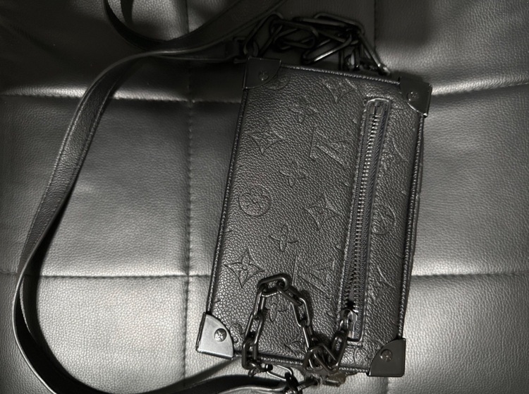 louis vuitton ルイヴィトン ミニソフトトランク バッグ 正規品 本（ブランドバッグ）の商品画像 - 査定依頼日：2025年9月18日 - 最高査定価格：200,000円