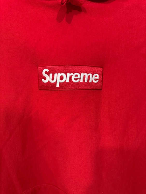 Supreme 23FW Box Logo Hooded Red XL（古着・ファッション）の商品画像 - 査定依頼日：2026年9月22日 - 最高査定価格：12,000円
