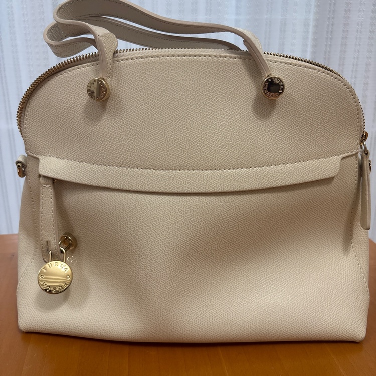FURLA フルラ ハイパー 2WAY ハンドバッグ（ブランドバッグ）の商品画像 - 査定依頼日：2026年9月27日 - 最高査定価格：2,000円