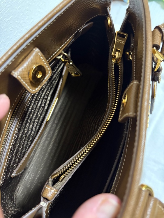 プラダ  （ブランドバッグ）の商品画像 - 査定依頼日：2025年12月9日 - 最高査定価格：125,000円