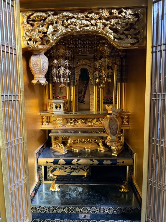 金仏壇（美術品・骨董品）の商品画像 - 査定依頼日：2026年8月1日 - 最高査定価格：5,000円