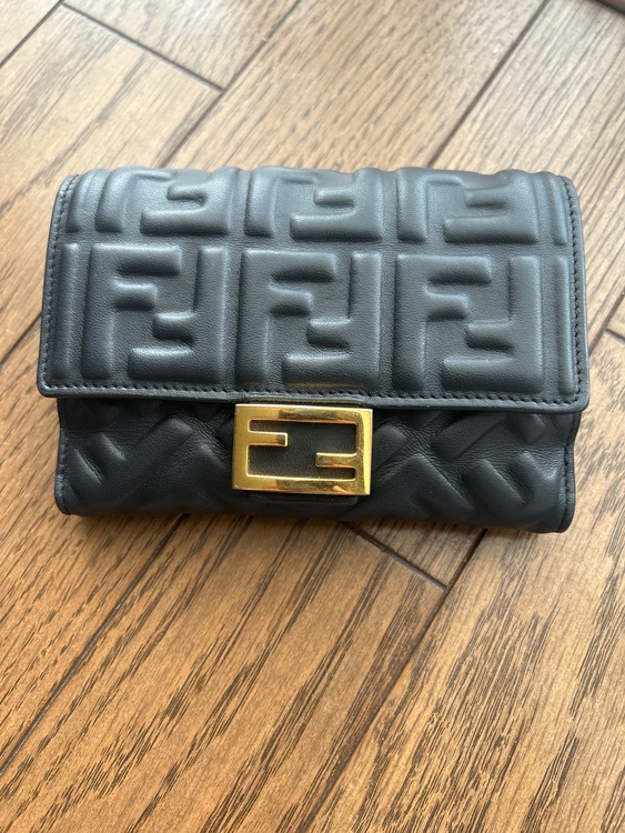 フェンディ  （ブランドバッグ）の商品画像 - 査定依頼日：2025年7月17日 - 最高査定価格：36,000円