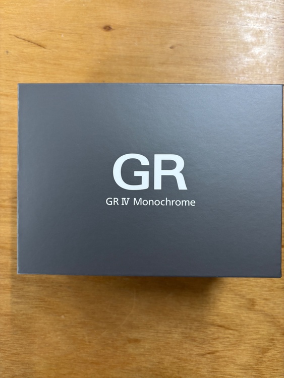 RICOH GR IV モノクローム（カメラ）の商品画像 - 査定依頼日：2026年5月19日 - 最高査定価格：210,000円