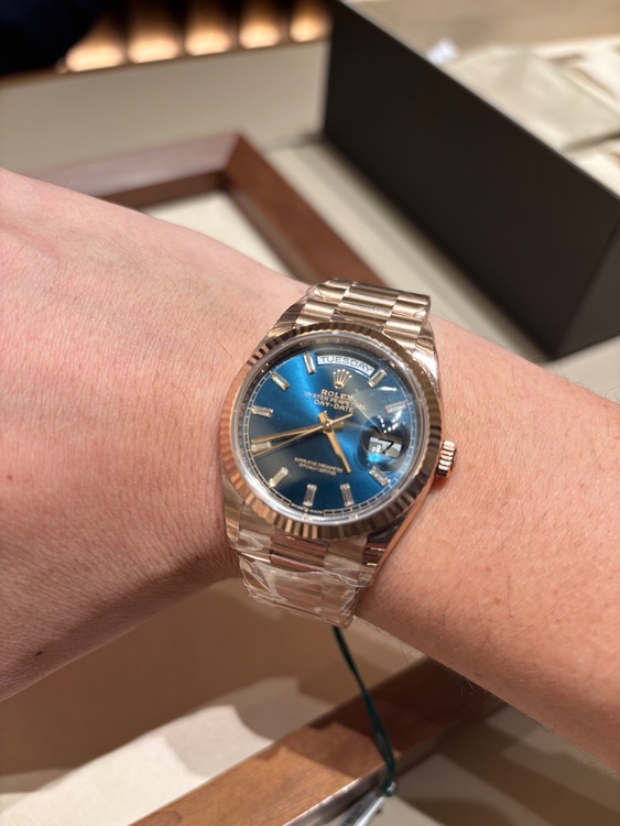ロレックス デイデイト （高級時計）の商品画像 - 査定依頼日：2025年12月1日 - 最高査定価格：8,300,000円